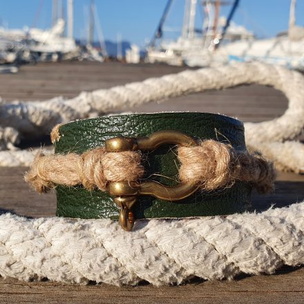 Leather bracelet The “Autan” with a brass shekel combined with a jute rope – green