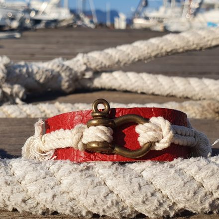 Leather bracelet The ‘Poniente’ with a brass mini shekel combained with a cotton rope – red